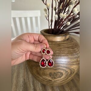 1928 Beautiful vintage earrings